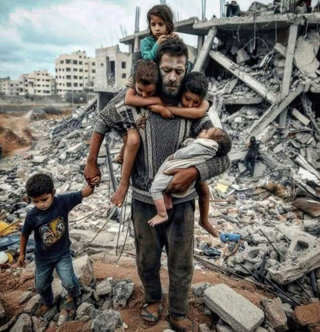Mmembe1's tweet photo. Its everyone z duty to help one another lets love our country uganda one love ugandans @ajenajafar @KanyesigyeEd @beckersempebwa @mtnug https://t.co/AXn6uwzSTP