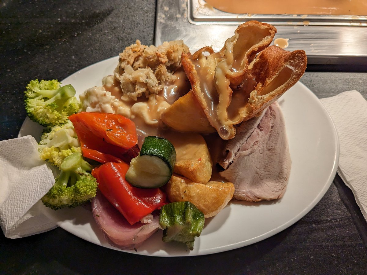 Spain is the 4th country that I've had a British Sunday roast in, apart from Britain.

Jealous?

Of anything?

#CostaDelSol #SpanishCuisine #BritsAbroad