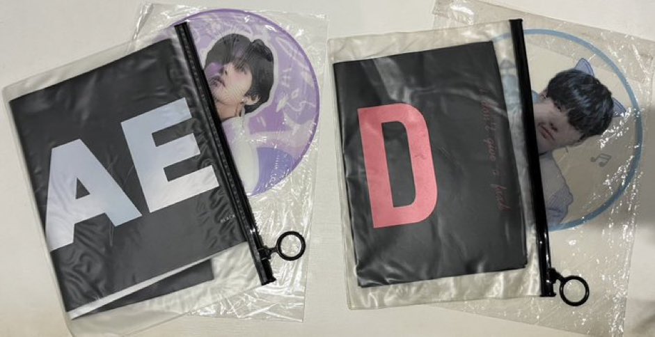 myfess01's tweet photo. ปล่อยของสะสมบังทัน❕

♡ ผ้าเชียร์ + พัดใส
✺ ยุนกิ แทฮยอง เซ็ตละ 120 ส่งฟรี

꒰ ดูเพิ่มเติมในเมนชั่นนะคะ ꒱

#ตลาดนัดบังทัน #ตลาดรถไฟบังทัน #การ์ดยุนกิ #การ์ดแทฮยอง ตามหา https://t.co/vdt30mnSAW