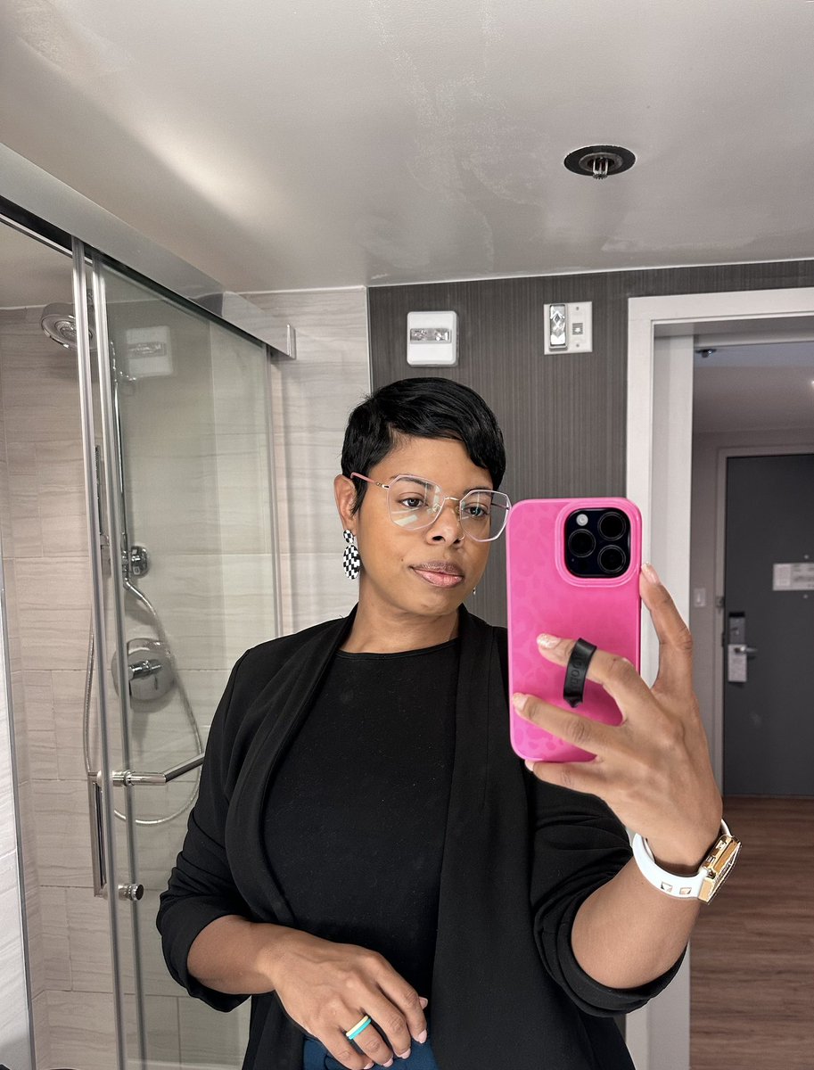 Nikia Pinson, LMSW tweet media