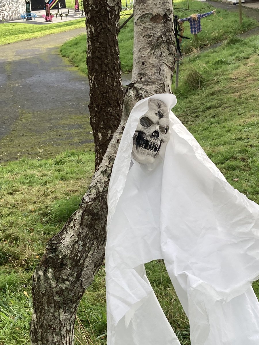 ectoann's tweet image. Min y Ddol gets a bit strange this time of year. Glad they removed the effigy of a hanging girl. One step too far, folks #halloween #penparcau