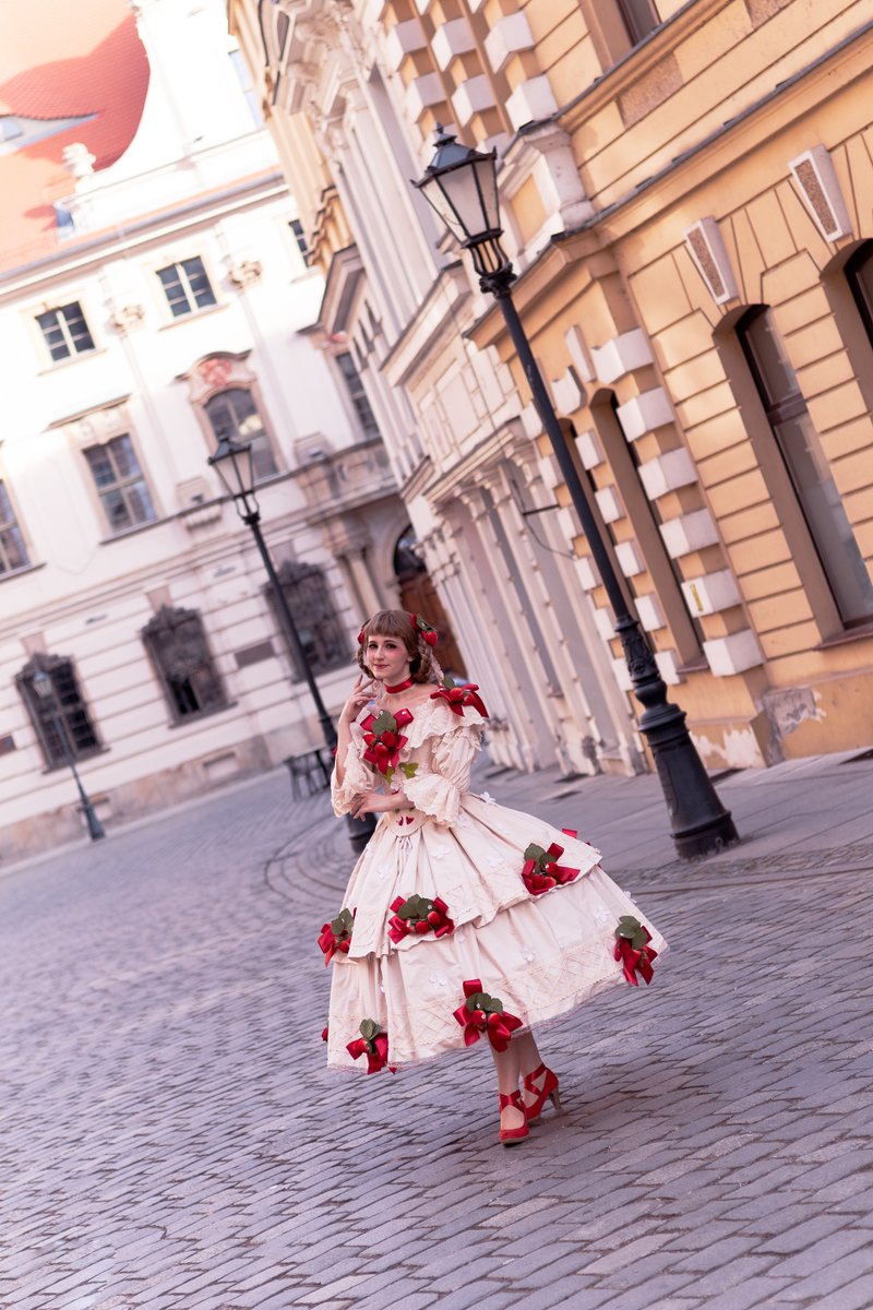 Strawberry cosplay from  <a href="/tebasakizo/">Sakizo🍰</a> art &lt;3 
Cosplay made by me 
Photo: Carmen Photo-cosplay