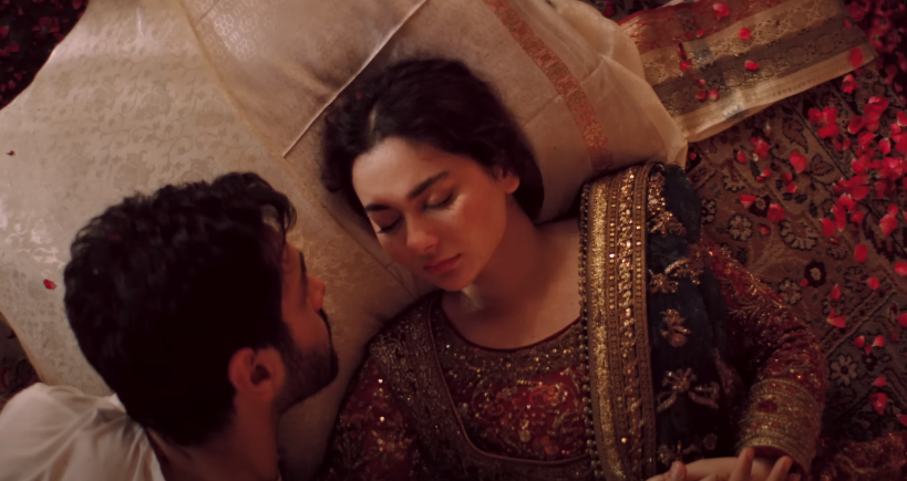 PerspectiveDen's tweet image. When I watched the MV for #JaniDoorGaye, I was once again reminded of a quote, and this time it was Khalil Gibran's "Love knows not its own depth until the hour of separation." 

Here's my POV &amp;amp; nazariya on this one! - A thread 🧵
#HaniaAamir #WahajAli