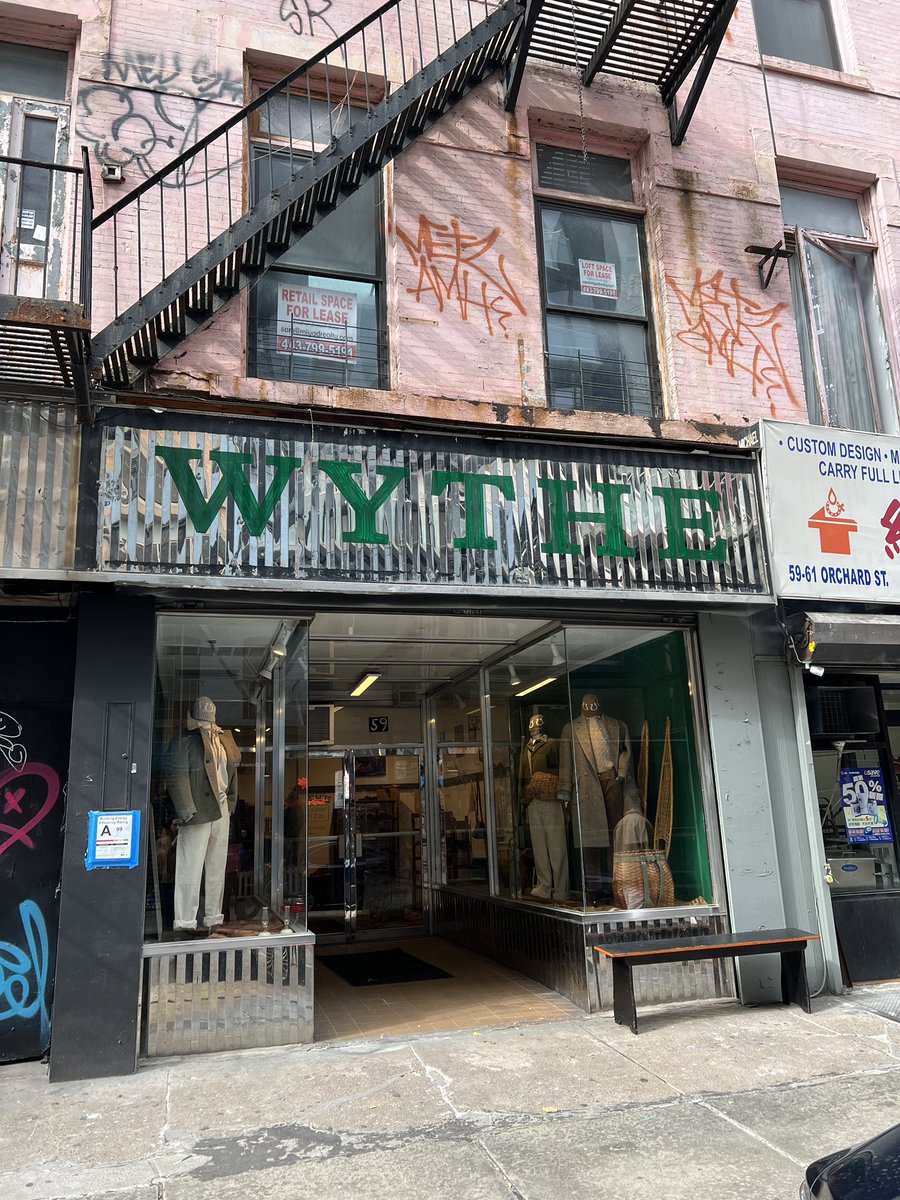 mike_parenti's tweet photo. Our signage sure is somethin https://t.co/6FeIcq36AV
