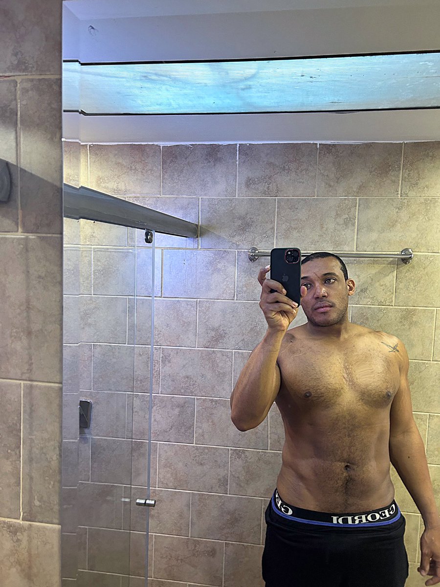 menblack25's tweet photo. Feliz domingo https://t.co/kMnMebtWw2