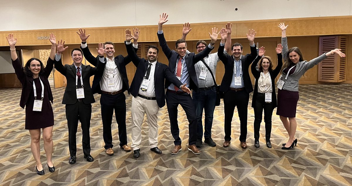 meier_raphael's tweet image. Fantastic reunion of the Young Investigator Committee for the International Xenotransplantation Association in San Diego! 🌴 Here’s to future breakthroughs and continued #teamwork! 🧪🤝🐷🐖✈️ @IXAYIC @ttsorg @CorbinGoerlich @JoeMLadowski @Citro_Lab