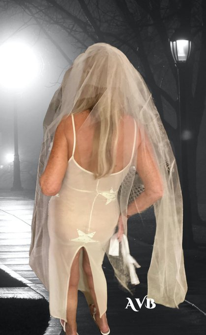 Halloween party last night.  The Runaway Bride. Too bad I can't show you the Jilted Groom. Hot!  #sexyhalloween #Tampagilf #WorldequestrianCenter<a href="/tag/sexyhalloween"class="tags"><span>#sexyhalloween</span></a><a href="/tag/tampagilf"class="tags"><span>#tampagilf</span></a><a href="/tag/worldequestriancen"class="tags"><span>#worldequestriancen</span></a>