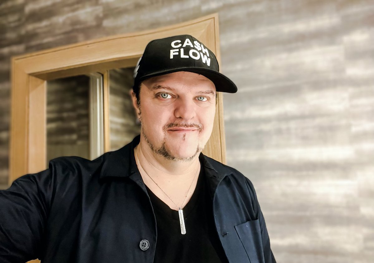 jonstatham's tweet photo. You can tell if people are surviving or not, by what they are interested in. Whether you believe it or not., YOU ARE IN CONTROL OF WHAT YOU ARE INTERESTED IN. ✨#highersurvival #lifeatthetop https://t.co/7WvH0yJ1zv