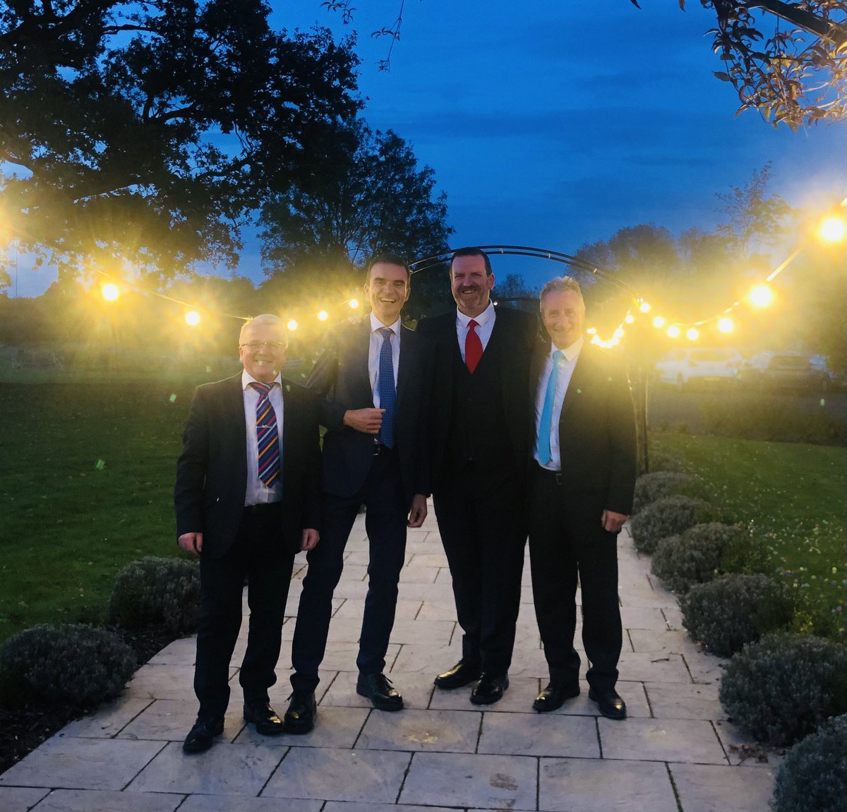 We were delighted to sing at a wedding this weekend. Great to be together again on our 1993 line up. So cute that Tinkerbell joined us for the photo! 🧚 <a href="/DisneylandParis/">Disneyland Paris</a> <a href="/DisneyParis_EN/">Disneyland Paris EN</a> #DisneylandParis