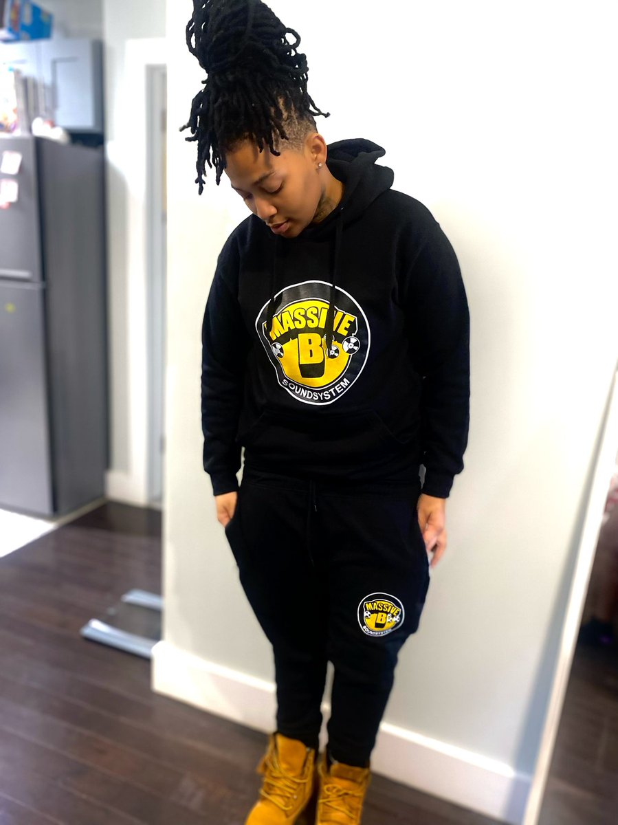 BobbyKonders's tweet photo. New Sweat Suits 💥
To Order , email massivebstore@gmail.com
•GREEN , Med , Lrge ,XL
•BLACK , Small , Med , Lrge , XL
$100 + shipping
#sweatsuits #massiveb #bobbykonders https://t.co/ii3jeXz61d