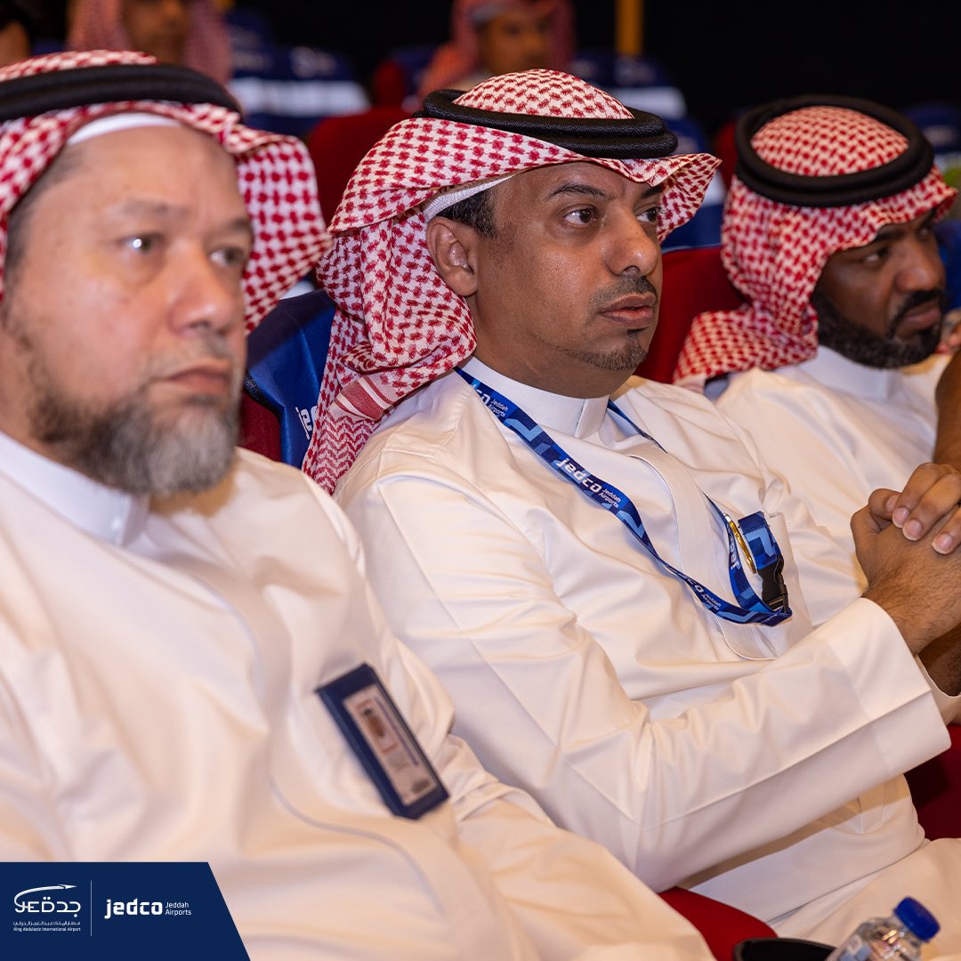 مطارات جدة tweet media