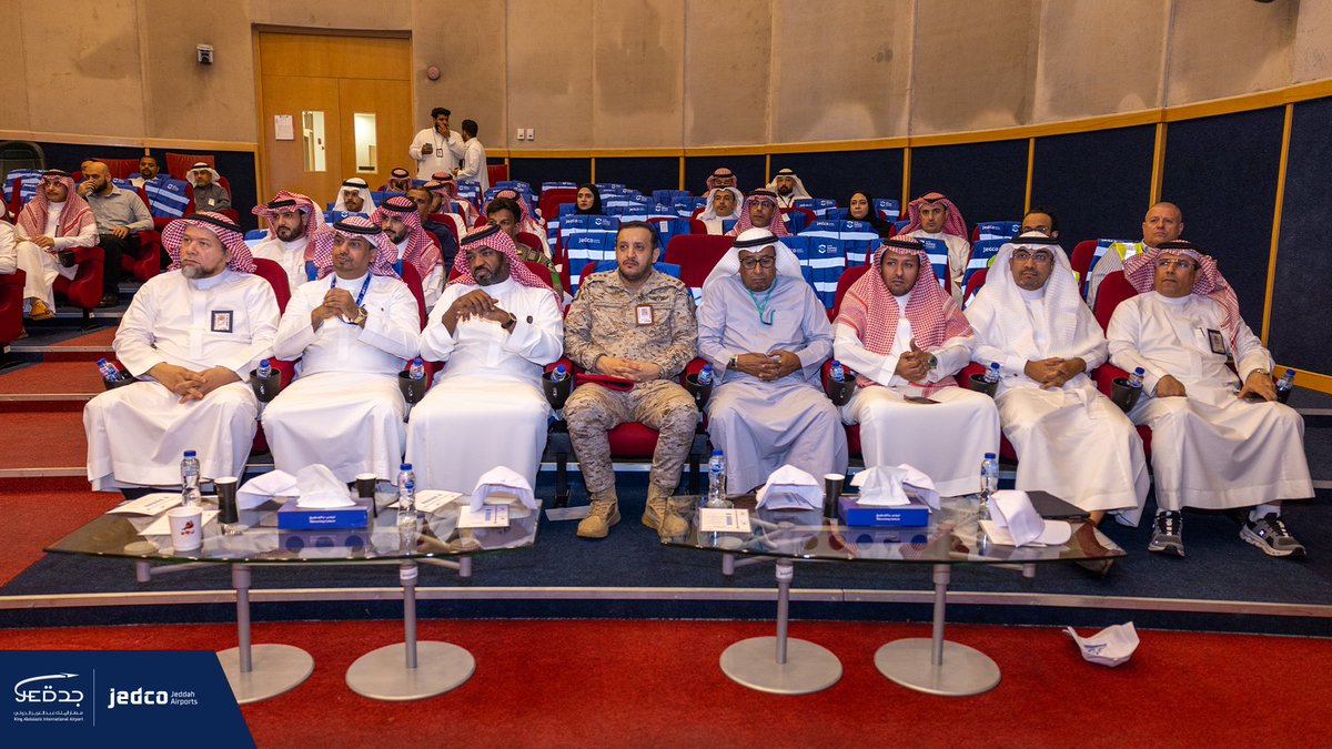 مطارات جدة tweet media