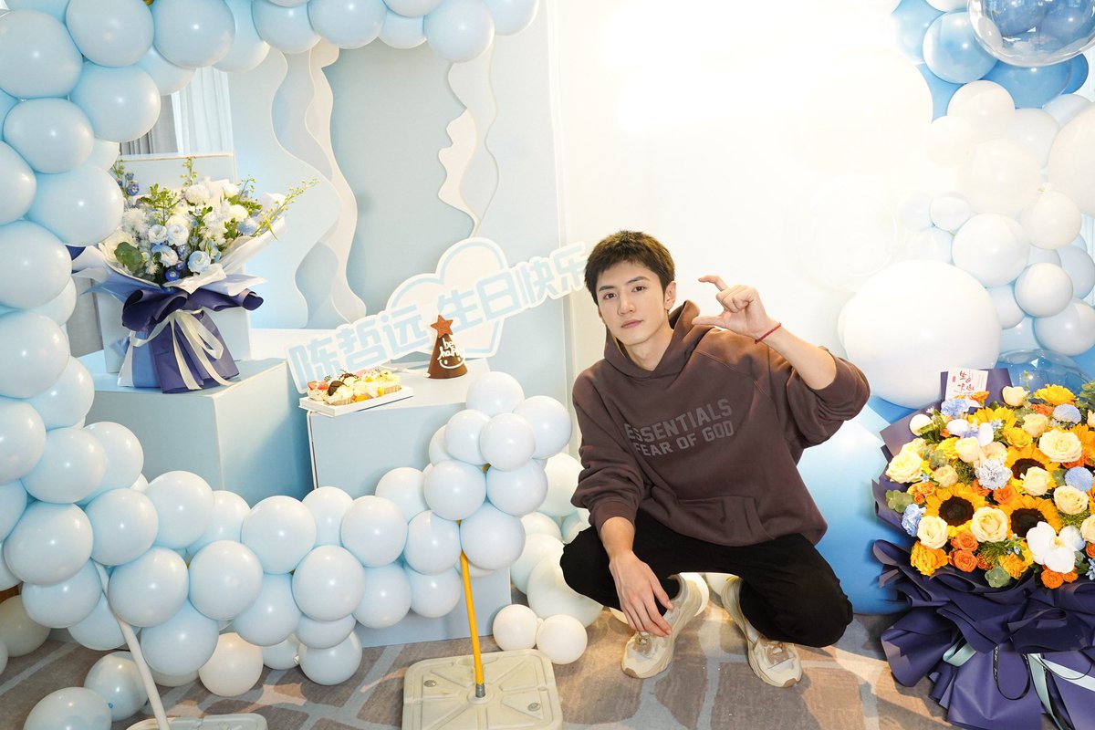 dramapotatoe's tweet photo. #ChenZheyuan celebrates his 27th birthday in new snaps

More - https://t.co/lWfwZ272mG https://t.co/6rJHlUXubd