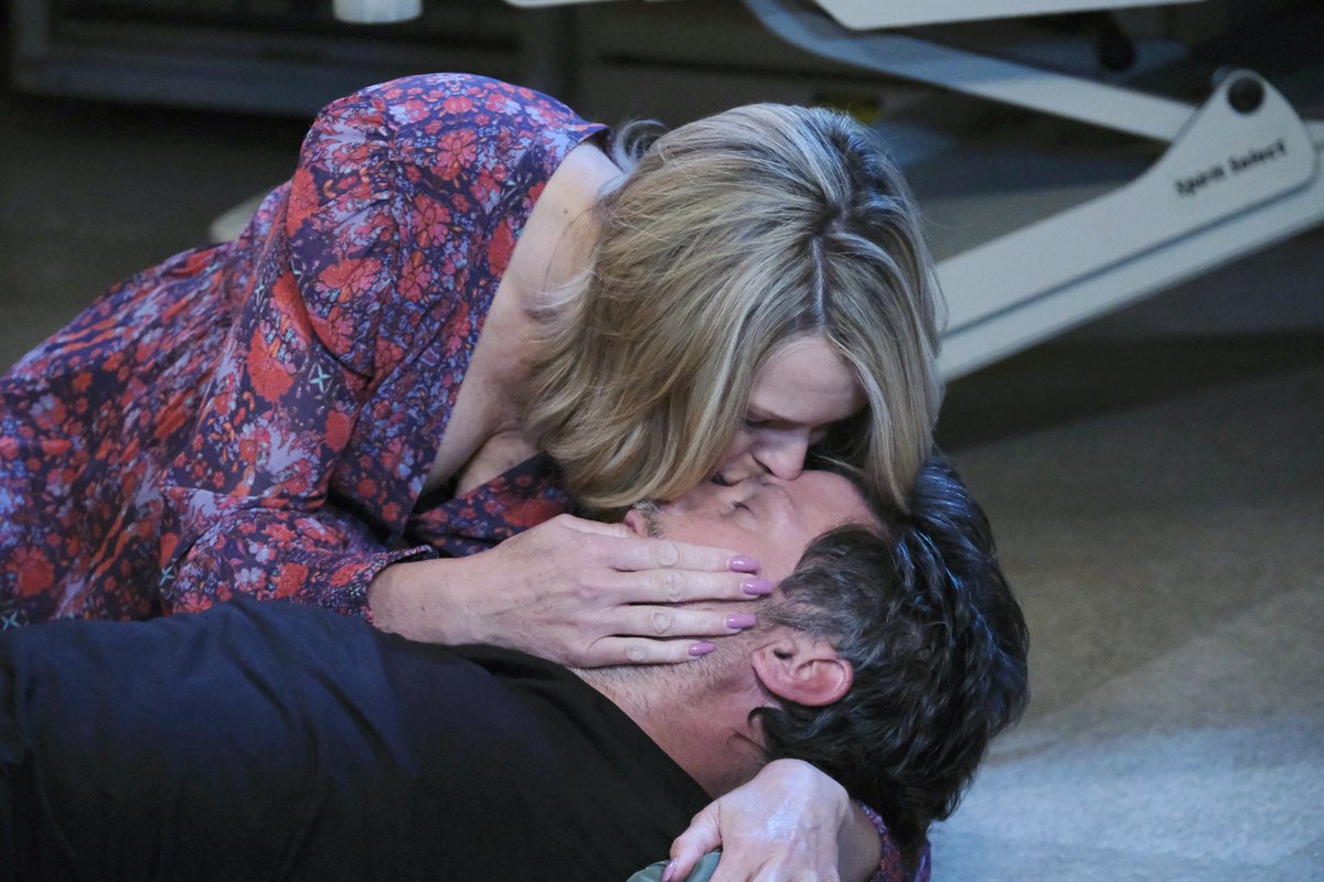 Janelle 🌷🌼 on X: #Ericole Pics for Tuesday 1031 🎃 👻 #Days  t.coTTH4VTxxKI  X