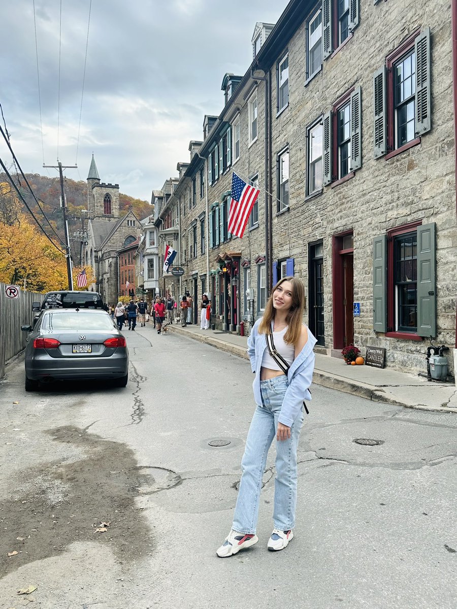 Morning friends!

May all difficulties be left behind us

Have a great Sunday🍁