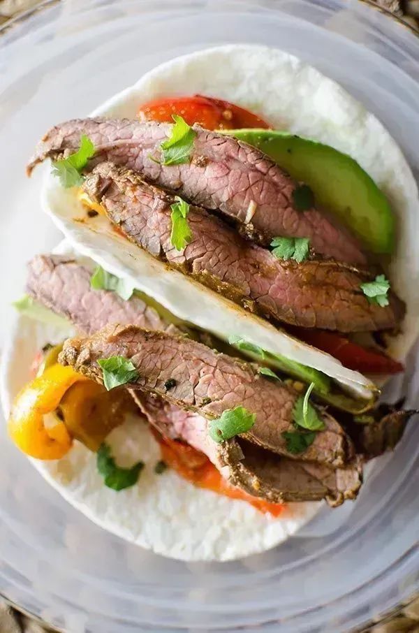 Living_Lou's tweet photo. Fajitas - such fun!
For the marinade you need oil, soy sauce, jalapeños, garlic, limes, fresh cilantro, chili powder and cumin. 

For the filling you need flank steak, bell peppers, red onion, tortilla wraps, avocado, and salsa!

RECIPE: https://t.co/kvy4juZ5CA
#homemade #foodie https://t.co/6jHJfu2lMe