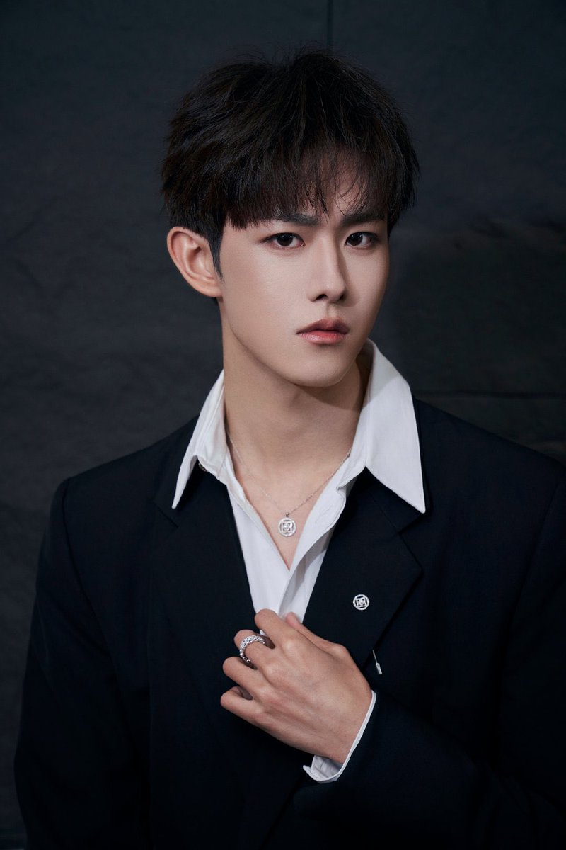 ManoodTingJeen's tweet image. น้องเถียนเจียรุ่ย ปังสุดๆไปเลยยย คว้ารางวัลเเรก “นักแสดงดาวรุ่งที่มีศักยภาพเเห่งปี” ในงาน Wenrong Awards Ceremony ครั้งที่ 9 

โดยปีนี้น้องเดบิวต์ในผลงานซีรีส์เรื่องเเรก “เหนือเมฆาชะตาลิขิต” รับบทกงหยวนจื่อ เป็นก้าวเเรกที่ดีมากๆ คอนเกรทนะค้าบบบ

#TianJiarui