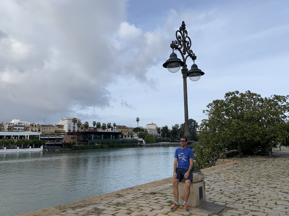 Après mes vols TP457 ORY-OPO en A320 et TP1961 OPO-LIS en A320 avec des bons prestations de la business, je vole sur TP1102 LIS-SVQ en E190 ce matin. Je me balade dans la jolie ville Séville pour quelques heures ! Retour avec 3 vols ce soir car le devoir m’appelle pour demain !