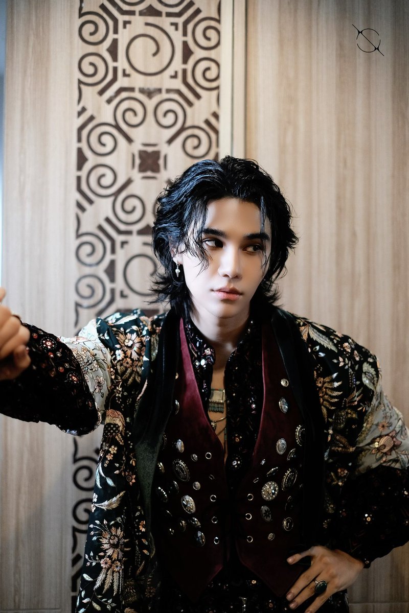 ไค่หู้ก่อ ว่าเปิ้นฮักไผ แยงแว่นผ่อแล่…

#JeffSaturเหนือสุดหยุดโลก2
#JeffSatur 
#เหนือสุดหยุดโลก2