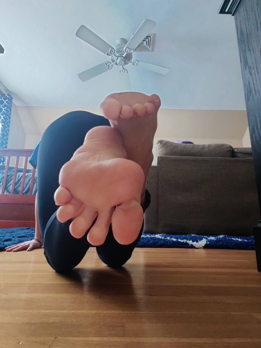 Mayka99yy's tweet photo. Doggy style for Sunday,tell me if you like 👣🥵

https://t.co/1pfde4Bz8E

#feetcontent #onlyfans #doggystyle #feet_lover #feetpicsforsales #onlyfansgirl https://t.co/M6xQhqRh7r