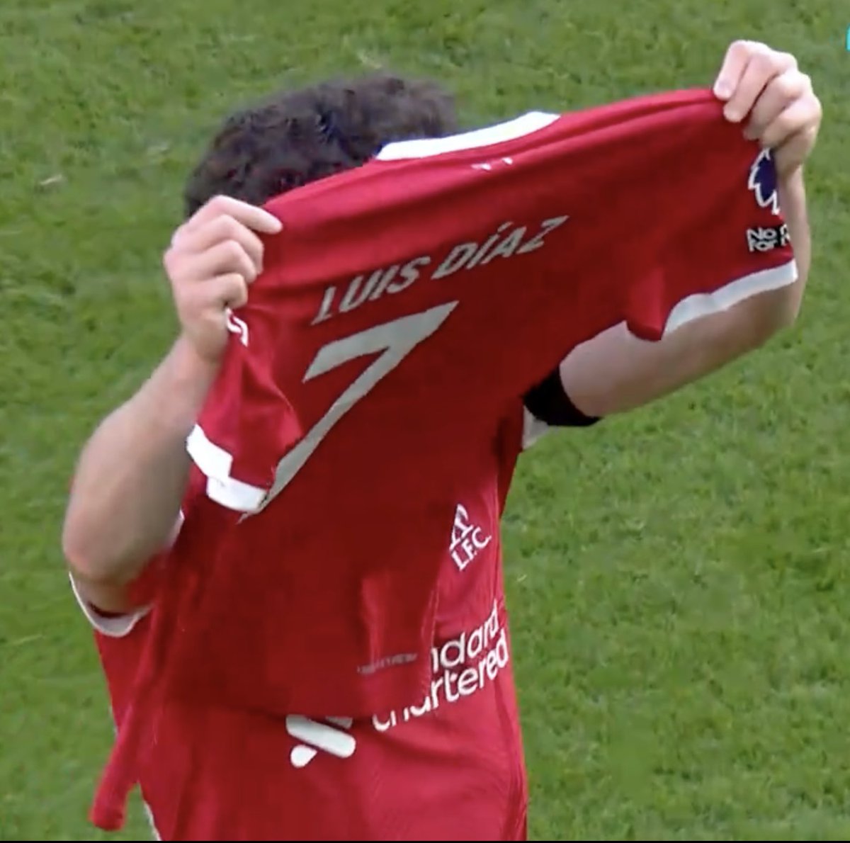 Watch_LFC's tweet photo. You’ll Never Walk Alone, Lucho ❤️ https://t.co/fDinHyRFa1