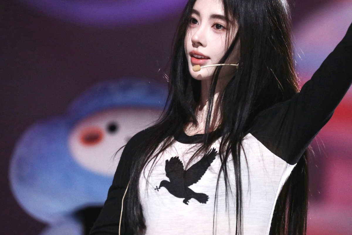 彩排的鞠妈就懵懵的嫩嫩的，可爱😋 https://t.co/SgFHngLTxx