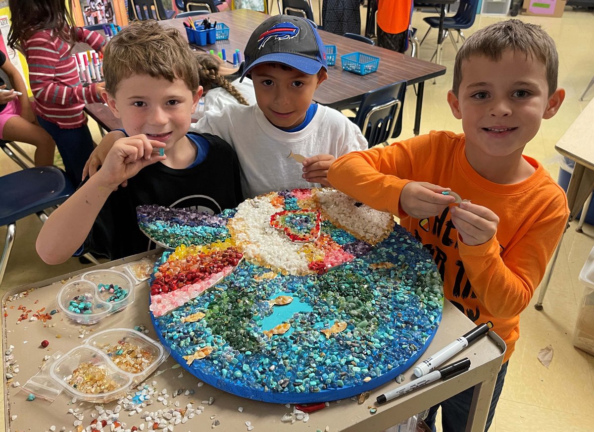 nwspecialareas's tweet photo. Northwood Mosaic on display at the Rochester Gem Show! https://t.co/Gz1utkAiSy
