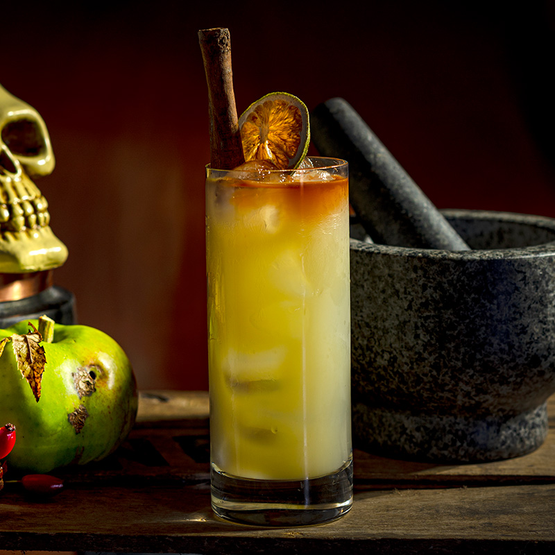 Spooky Pink Lady Vs. Poisoned Apple Highball.

Which signature serve do you dare to try?

Discover the recipes: bit.ly/3RuaLIS

#RedDoorGin #HalloweenSignatureServes