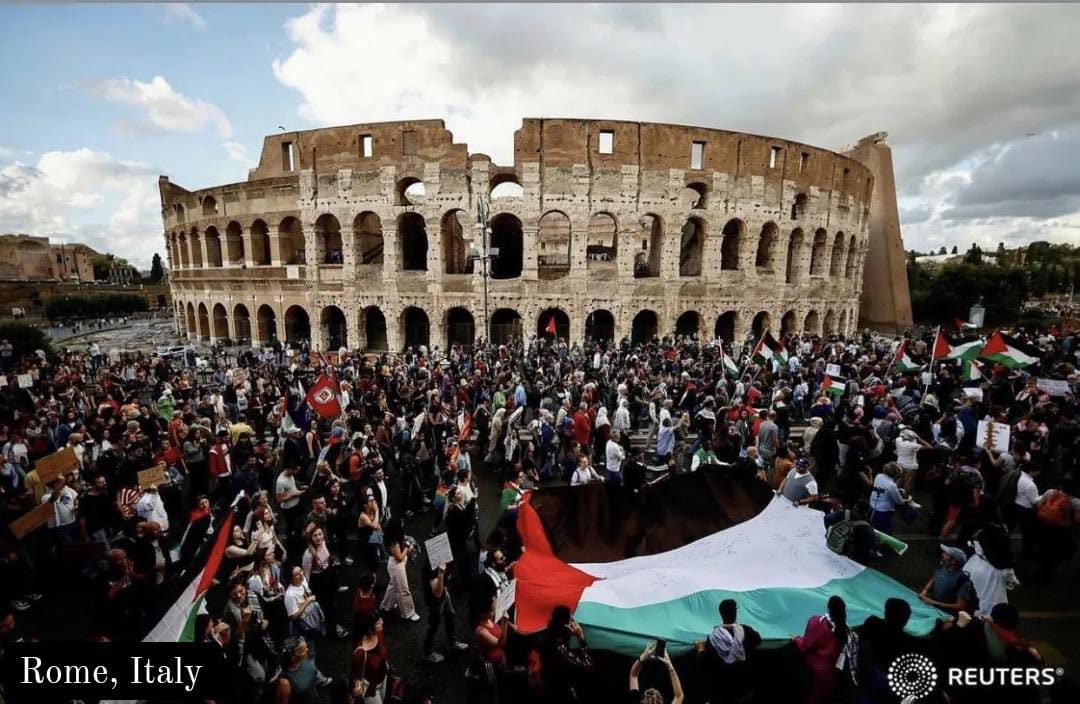 SMNawaz1's tweet photo. If you want to see  
#OneUmmahOneBody then see Muslims of whole World stand with Palestine 
1. Turkey 
2. Kerela , India
3. Chicago, USA
4. Rome, Italy https://t.co/iEfVdVrQhY