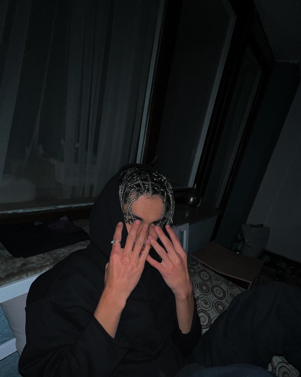 Berki 👟🔌 tweet media