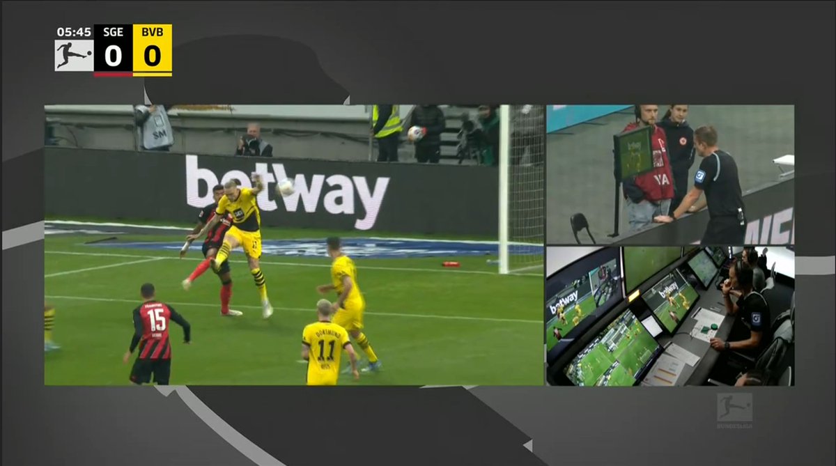 WO SOLL WOLF SEINE HAND HINTUN????
DFB schlägt wieder zu, lächerlich.
#SGEBVB