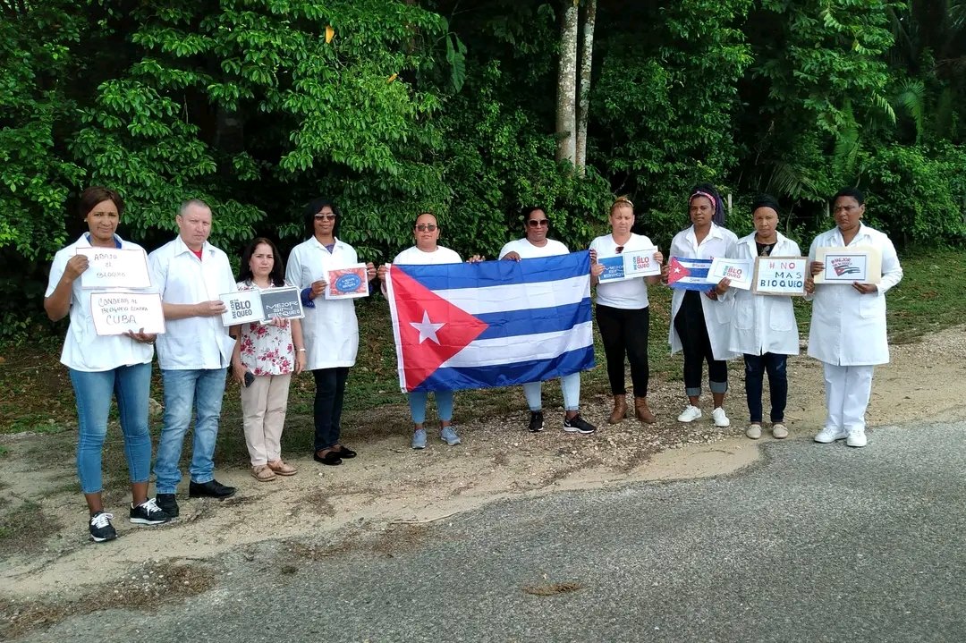 Coloridas caravanas y actos de solidaridad con #Cuba 🇨🇺, tienen lugar hoy en diversos lugares del mundo.

Desde Países Bajos 🇳🇱, Alemania 🇩🇪, Chile 🇨🇱 y Belice 🇧🇿, nuestros amigos reclaman el fin del bloqueo.

#MejorSinBloqueo