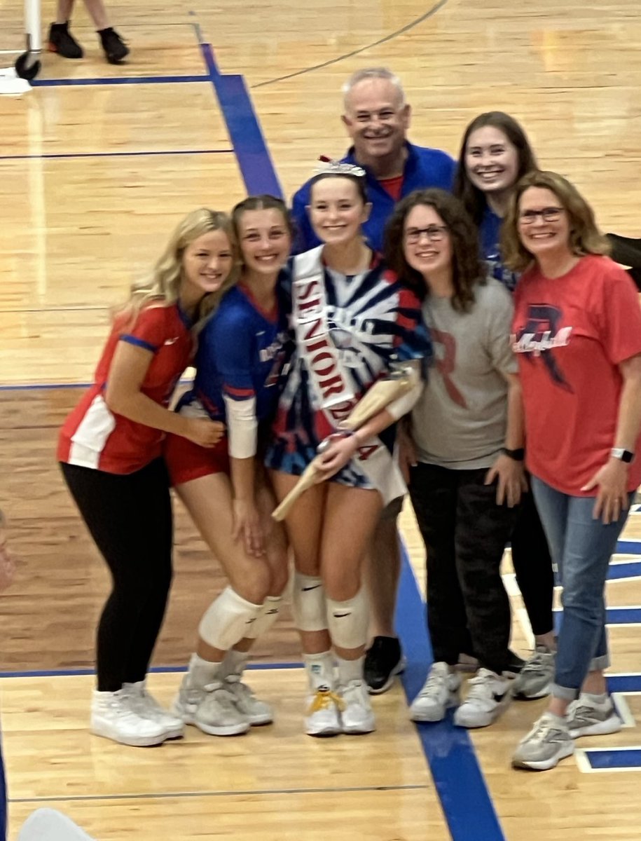 sydneykirkhoff's tweet photo. @AlyKirkhoff I am so so proud of you for everything you have accomplished this season and during your entire Roncalli volleyball career! I love watching you play and I cannot wait to see what you accomplish in the coming years. I love you so much, now Geaux Tigers!❤️💙🤍💜💛 https://t.co/n4hPIM0zaK