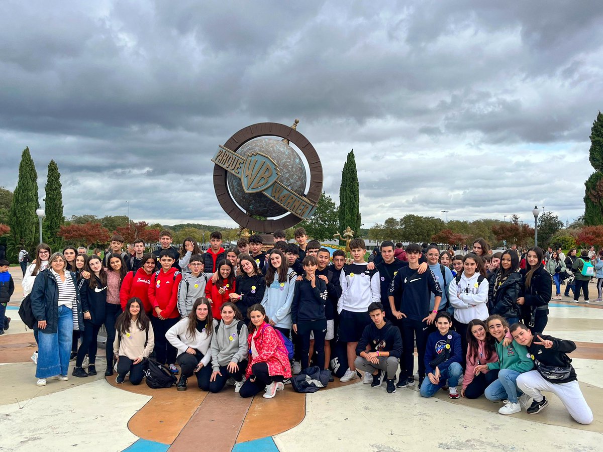 AytoPolanco's tweet photo. #juventudPolanco
Nuestros jóvenes ya están disfrutando del día en el Parque Warner.
Enhorabuena!!!! Buen trabajo de nuestra Casa Joven Polanco y de la concejal Alicia Martínez Bustillo https://t.co/D2wfHK56ls