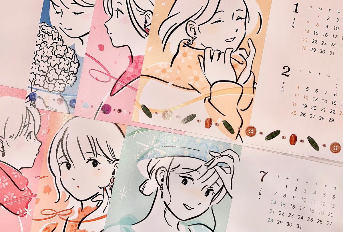 メイングッズはsaki ando選りすぐりのビーズで作ったピアス(写真はその一部です!)と、共同制作の2024カレンダー📸 