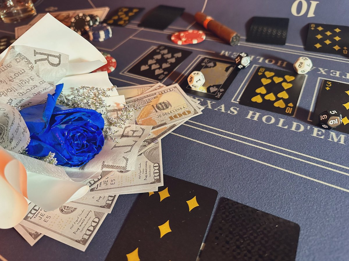 짧은 행사 기간이었지만 주신 선물들, 간식거리들, 그리고 편지와 꽃 까지 너무나도 감사히 받았습니다.
간식거리들은 행사 중간중간 식사를 대신하며 맛있게 먹었습니다. :)
챙겨주신 선물들을 모두 사진에 담지는 못했지만, 주최측과 더불어 스탭분들까지 챙겨주셔서 정말 감사했습니다. (♥︎)