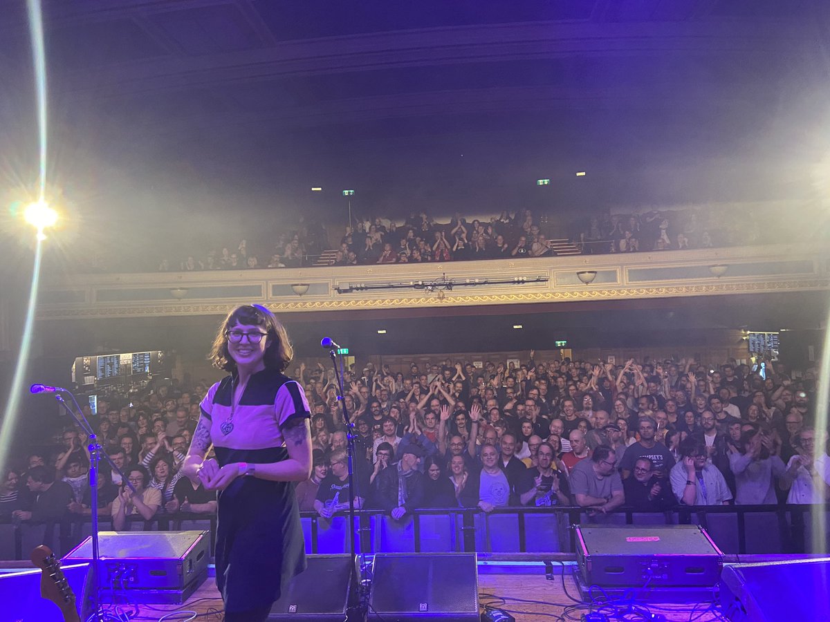 🥹🥹 Last night was amazing. I nearly cried. What an amazing crowd! We are so grateful to have played. Thank you so much @fikarecordings, excellent work @MammothPenguins and long live @allodarlinuk ❤️❤️❤️