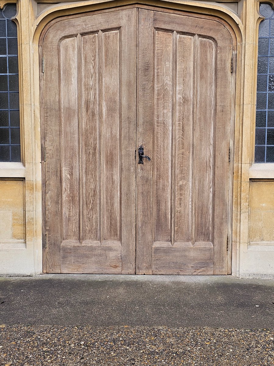 Colour_Craft's tweet image. Stripped bleached and Sikkens light oak. A.lot of work went into these two..