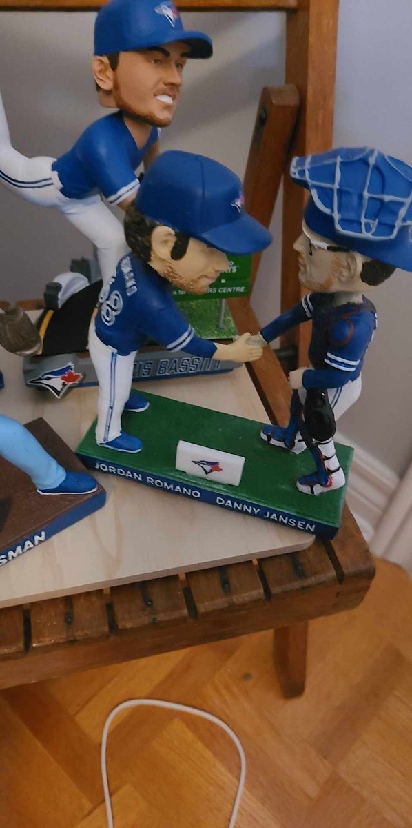 VanessaSerrao4's tweet photo. 3 more to add to the collection #joecarter #romanoandjansen #georgespringer #focobobblehead #baseballfanatic #NextLevel https://t.co/o86pWp550h