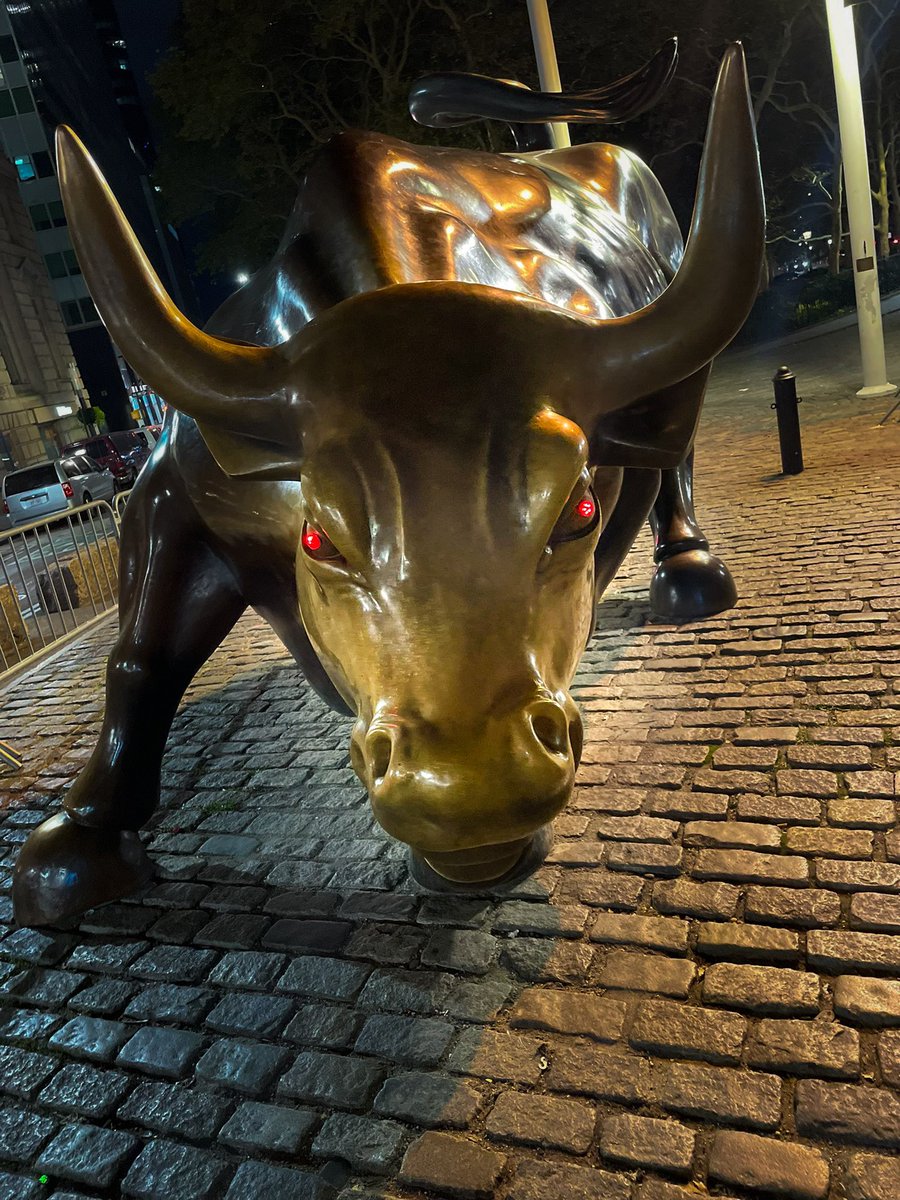 The Wall Street bull now has laser eyes. 

The #Bitcoin takeover is here…
