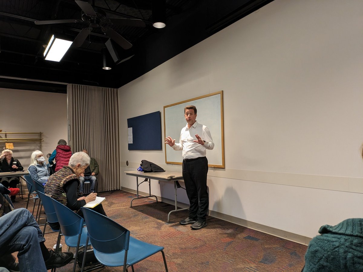 EthicalStL's tweet image. Our 9:45 Forum is happy to welcome Yvan Dheur, the Humanist Chaplain at the Brussels Airport, talking about "How are Humanists, Atheists, Secularists and Freethinkers regarded abroad?"