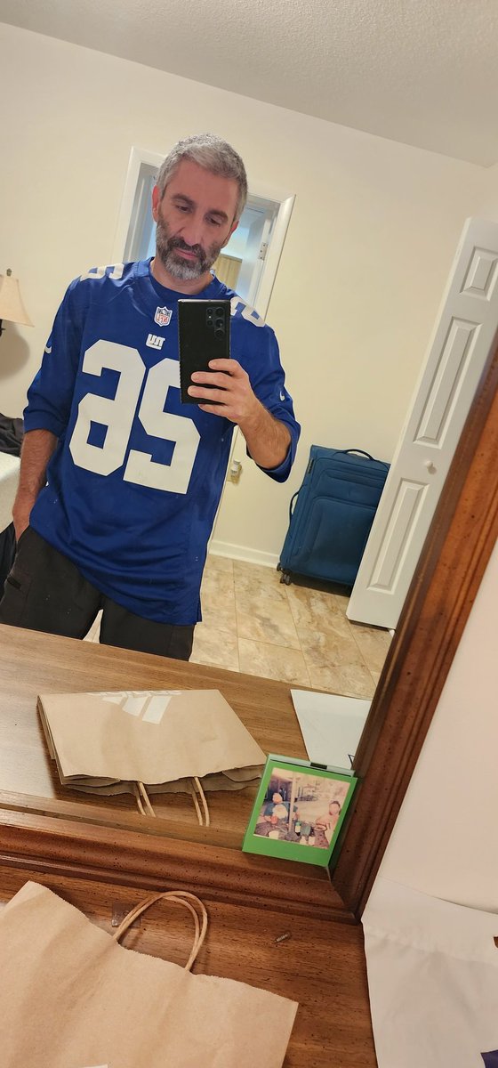 lil_nicky24's tweet photo. @amiablexaly Repping my guy @saquon today because we know his Dad won't beπ #Saquad #NYGiants Once a Giant ALWAYS a Giant https://t.co/VyRvzcVrKr