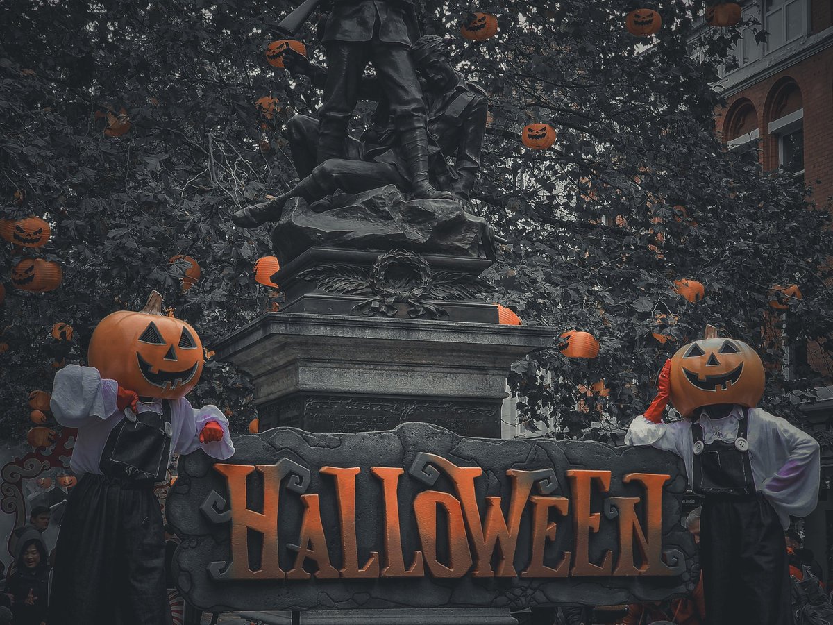 #43 29.10.2023 

Happy Halloween 

petebreezyphotography.wordpress.com/2023/10/29/43-… 

#52weekchallenge #2023
#Photography #photooftheday #Photographer #blog #blogging #blogger #wordpressblogs #wordpress  #manchesterphotographers  #manchesterblogger #mcr_follow  #picoftheday #halloween #spooky #pumpkin