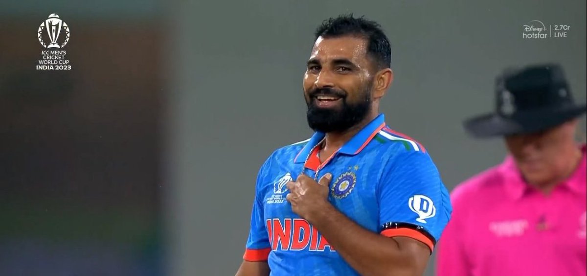 CricCrazyJohns's tweet photo. Third wicket for Shami...!!!!

He is unstoppable at Lucknow, What a bowler. https://t.co/qT3cVxmwre