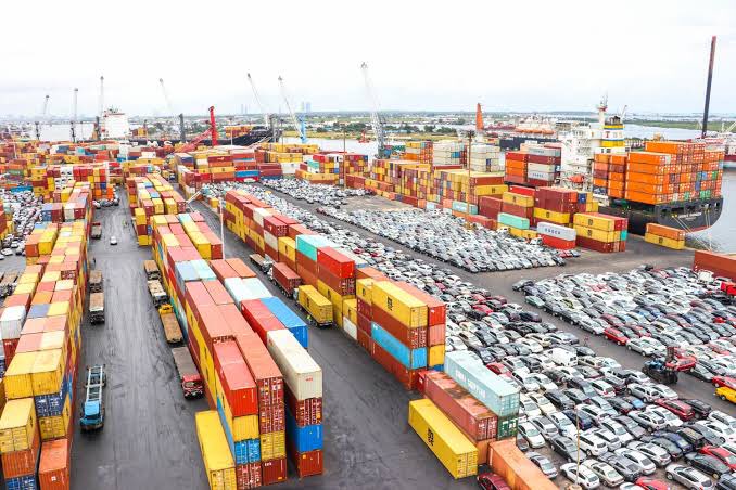 The cost of exporting 100 tons of cargo out of Nigeria is $35,000 , it will cost $4,000 in Ghana , $3,800 in Cote D’Ivoire and $4,500 in Cotonou . The Nigerian Customs Service in an enemy of the country , be it tariffs or service . 

Our economic complexity is ranked 146/152 .