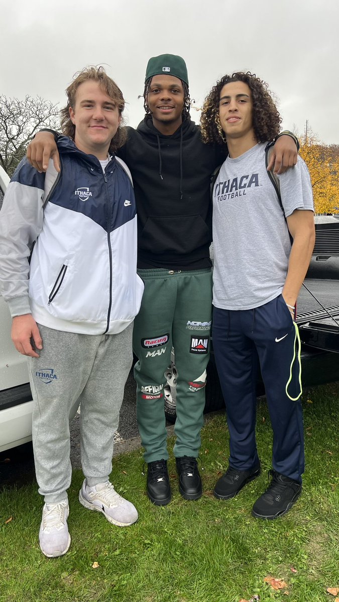 Congrats <a href="/cciancuielli52/">Carson Ciancuielli</a> <a href="/nick17matos/">Nick Matos</a> <a href="/GriffGoldstein/">Griffin Goldstein</a> and Ithaca on their league championship!!!  Friar forever 👏👏👏 <a href="/StAnthonysFB/">Friar Football</a> <a href="/IanStrong23/">Ian Strong</a>