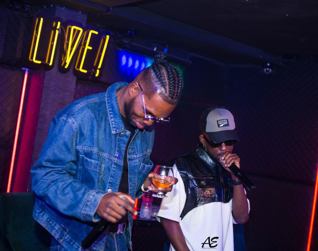 Dave0nchain's tweet photo. Let me take you back to #FamilyTimeTheAlbum listening party. The turn up was indeed massive ๐ฅ
#ItsFamilyTime https://t.co/UyRLO5avaW