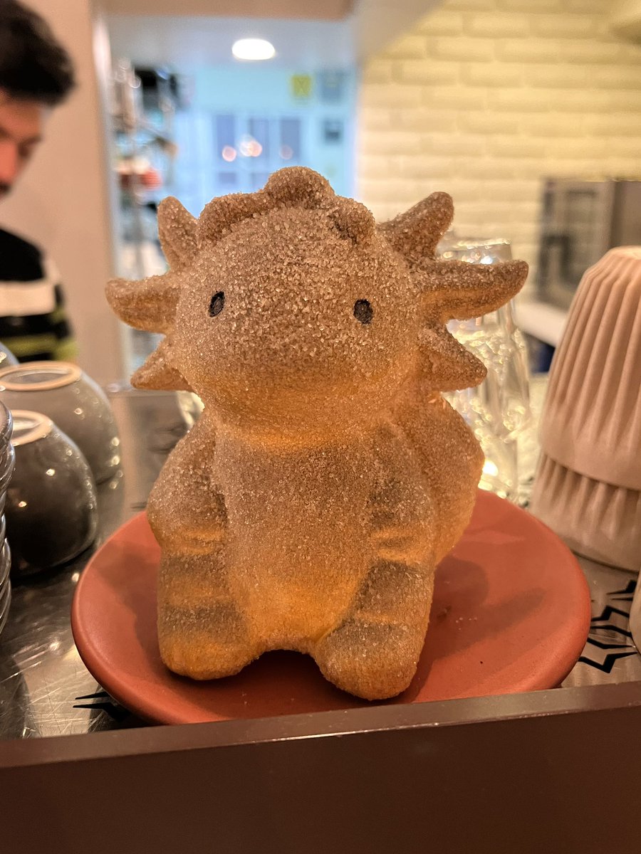 El pan de muerto en forma de ajolote no exist….🙀🤭

#DiaDeMuertos #pandemuerto