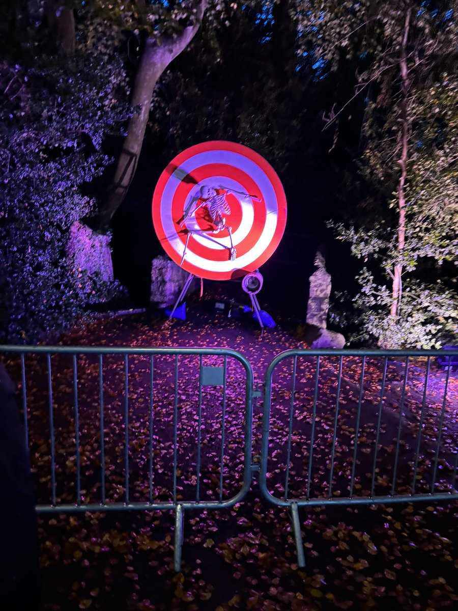 Lasted all of 100 yards at #Samhain in @MarlayPark little fella was scared out of his mind.