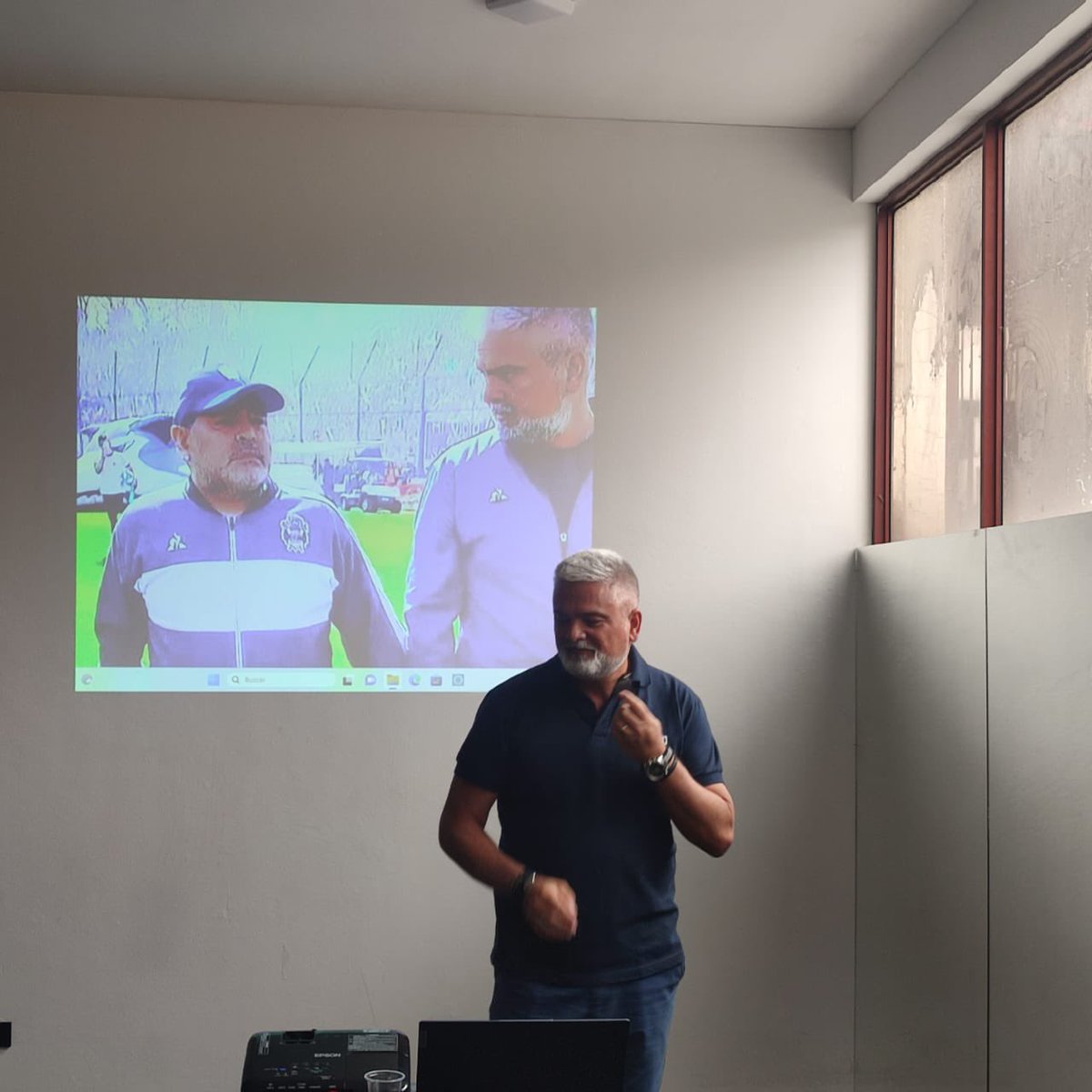 D10s siempre me acompaña , Diego siempre presente , cada día más …
<a href="/MEPSport/">MEP</a> La Paz Bolivia 
<a href="/gimnasiaoficial/">Club de Gimnasia y Esgrima La Plata</a> presente en la fisioterapia del deporte de Latinoamérica !